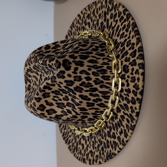 Hat - Picture 8 of 9